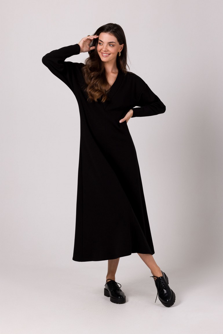 CM7652 Dzianinowa sukienka maxi z długimi rękawami - czarna