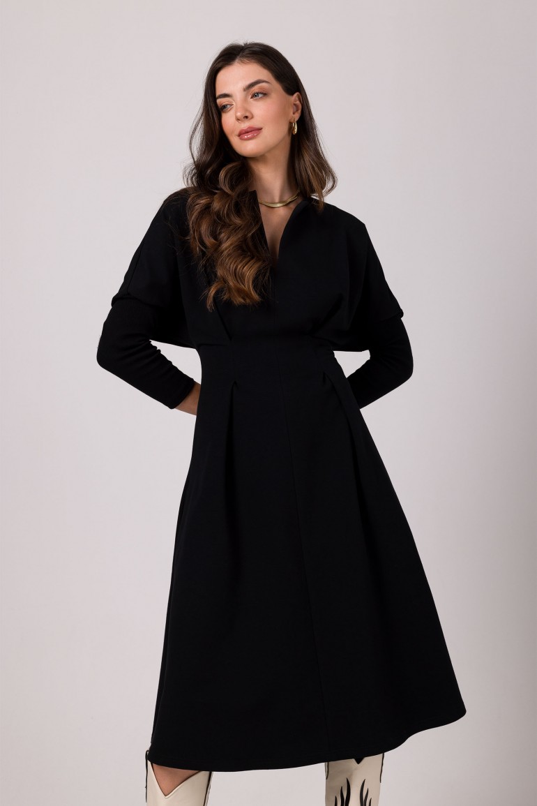 CM7658 Rozkloszowana sukienka dzianinowa - czarna