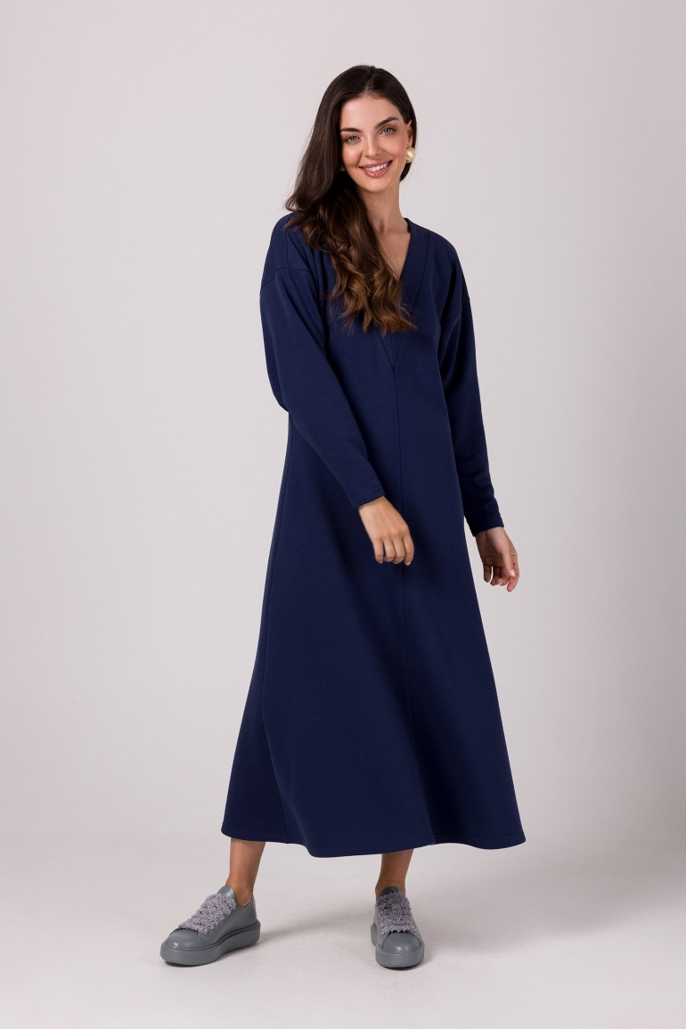 CM7652 Dzianinowa sukienka maxi z długimi rękawami - niebieska