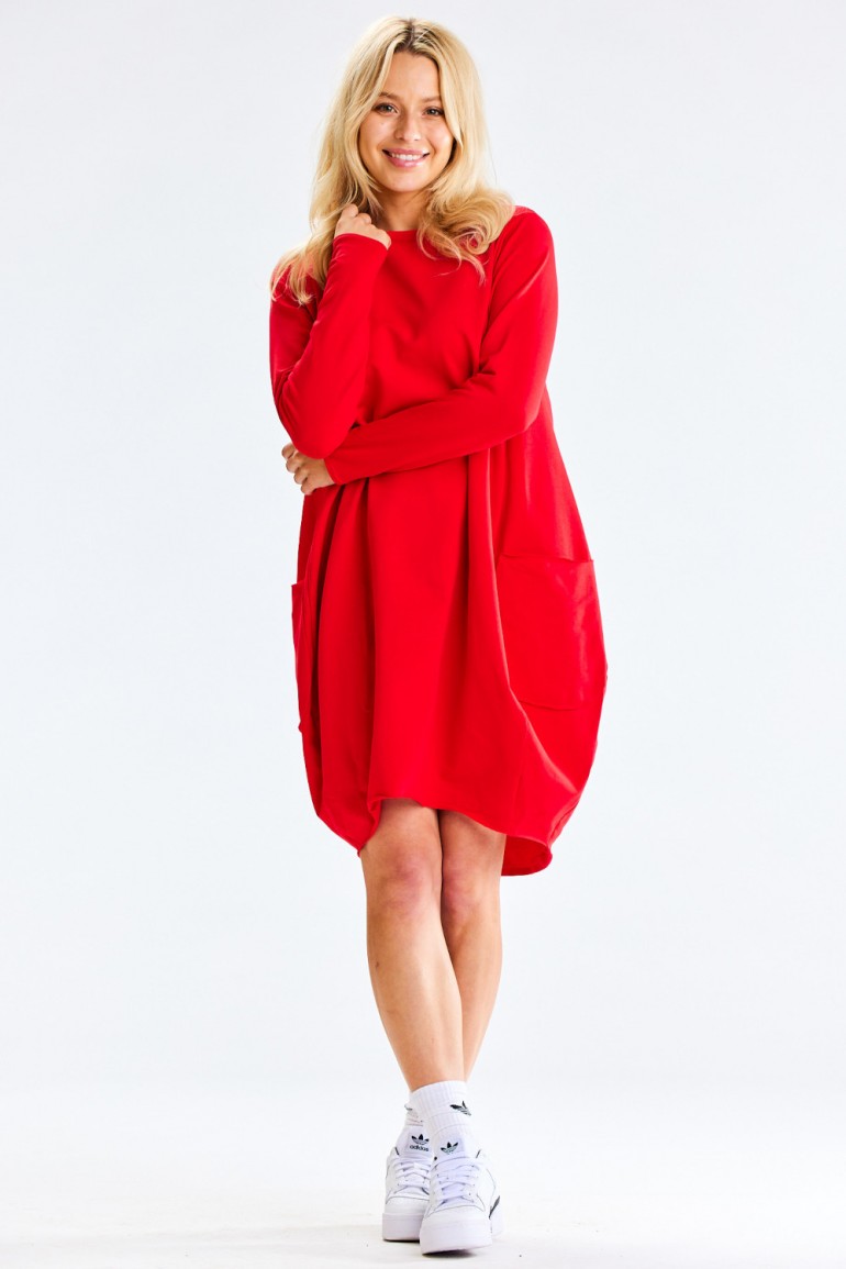 CM7547 Sukienka dresowa z naszytymi kieszeniami - czerwona