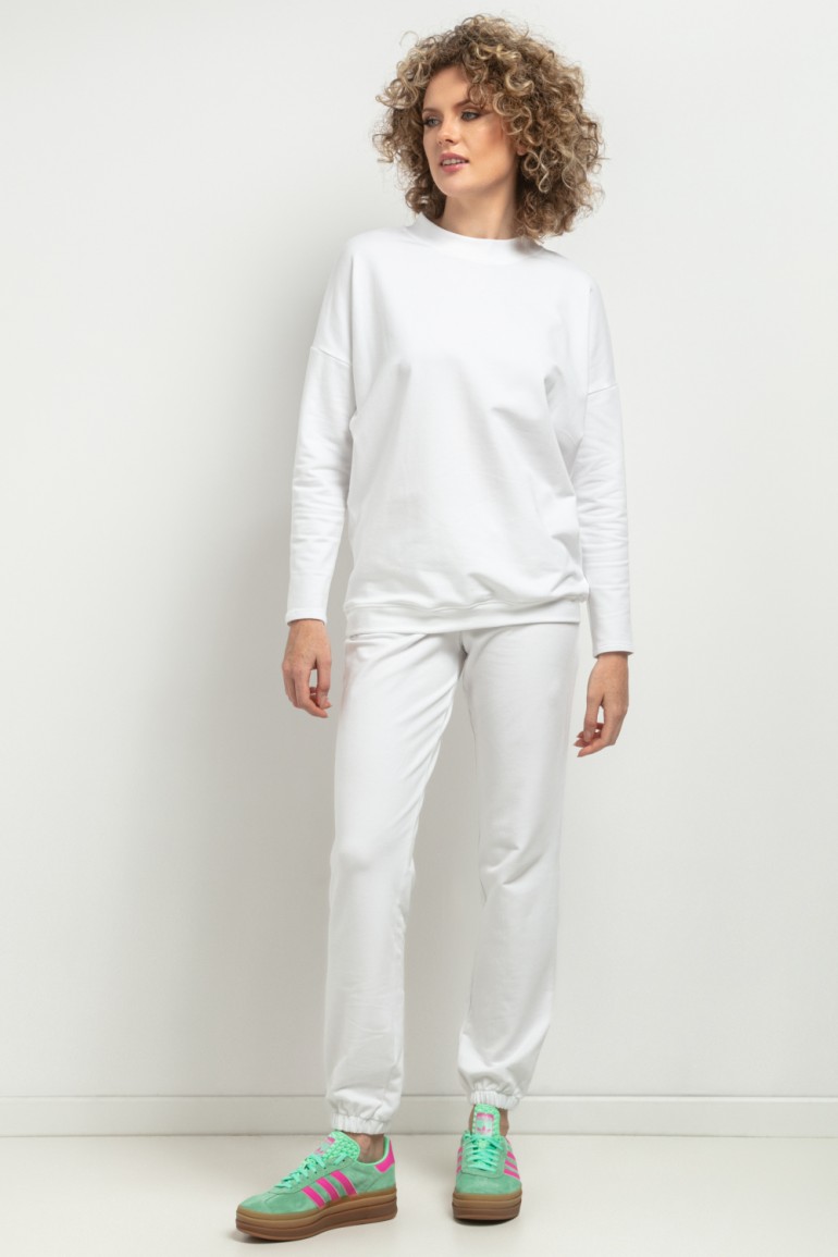 CM7757 Spodnie dresowe typu jogger - białe