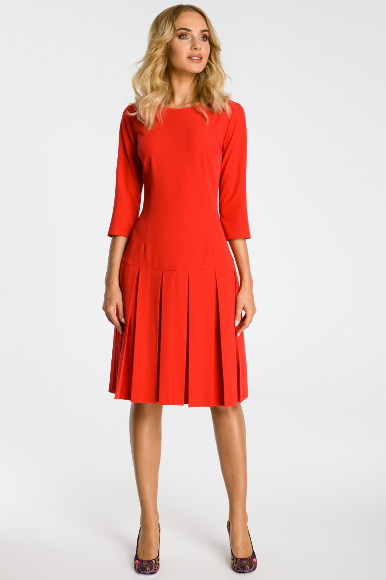 CM3301 Sukienka z obniżoną talią i kontrafałdami - czerwona