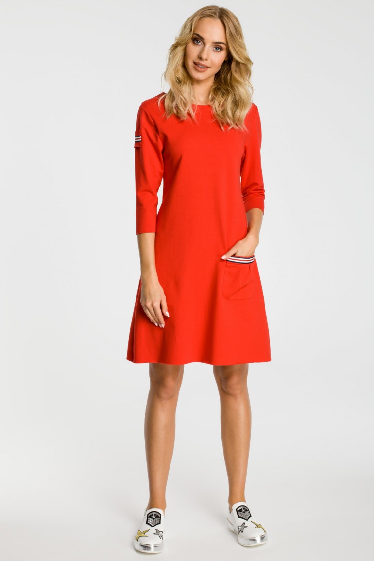 CM3308 Trapezowa sukienka z kieszenią - czerwona
