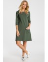 Trapezowa sukienka z kieszenią - militarno zielona