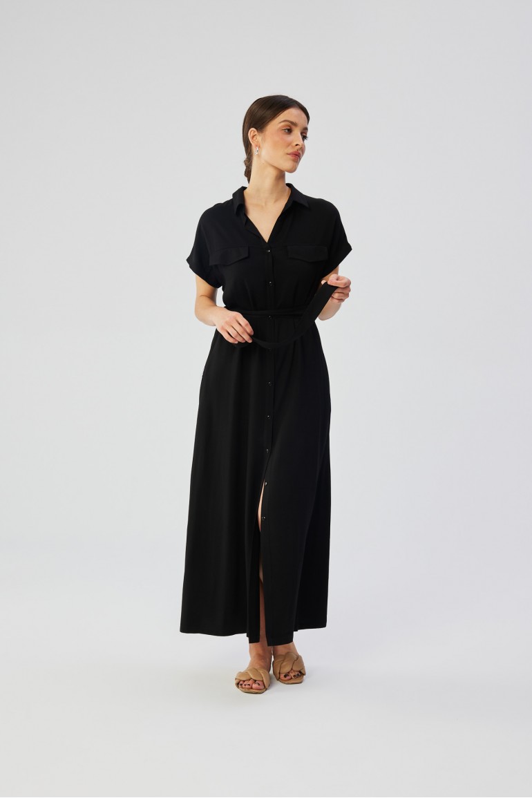 CM8056 Wiskozowa sukienka maxi rozpinana z krótkimi rękawami - czarna