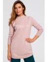 Dłuższy sweter z prążkowanym półgolfem - różowy