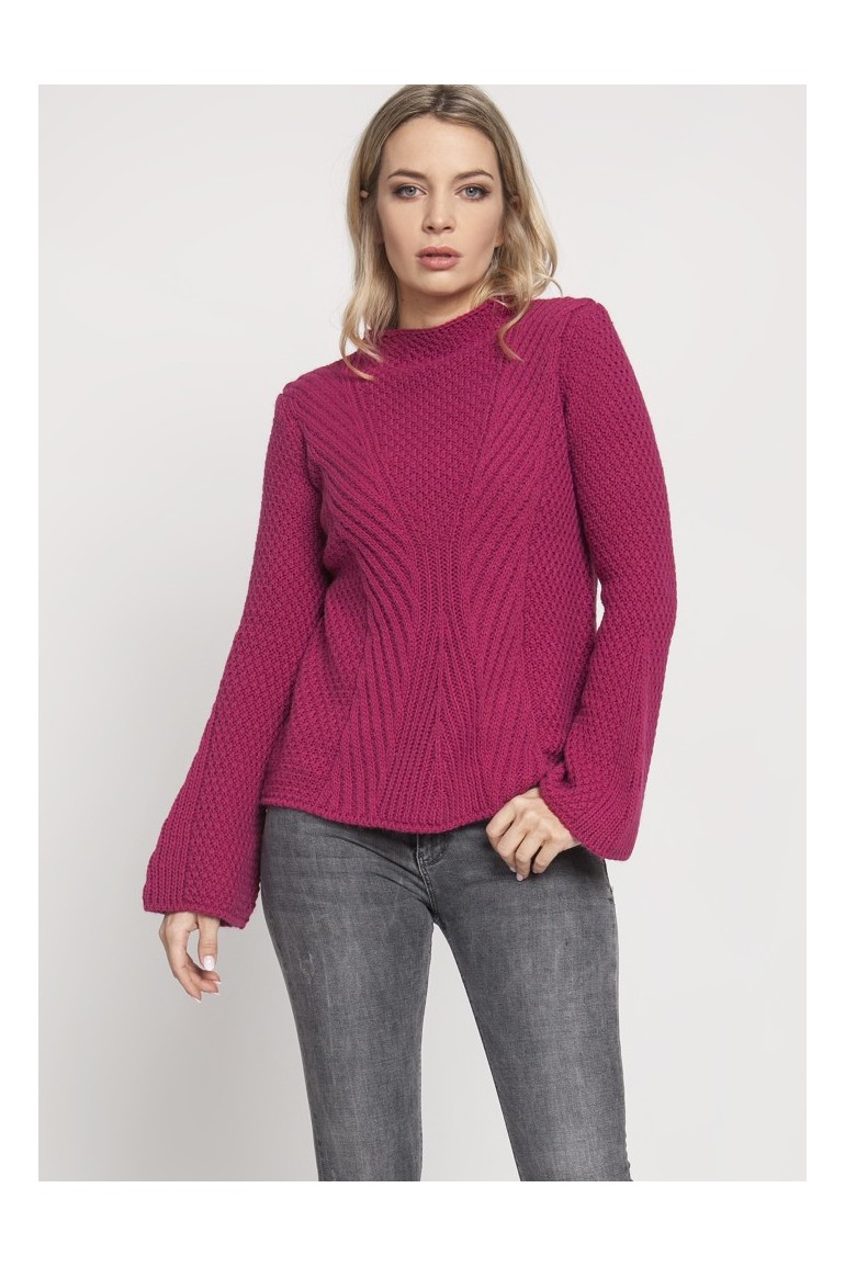 CM4672 Kobiecy sweter z rozszerzanymi rękawami - amarantowy