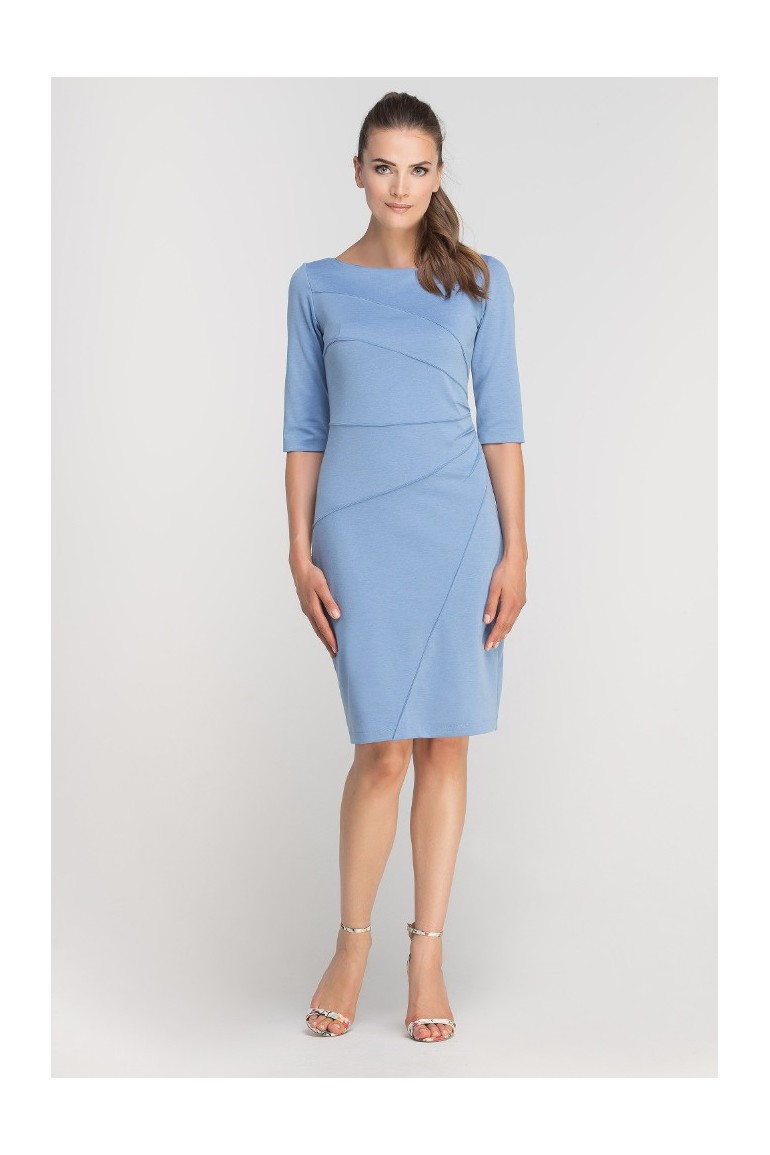 CM3362 Dopasowana sukienka z przeszyciami - błękitna