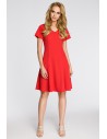 Dopasowana sukienka z rozkloszowanym dołem - czerwona