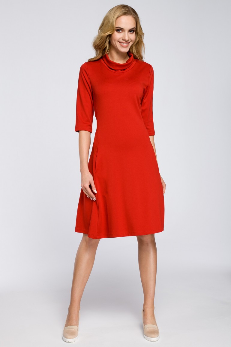CM2685 Zwiewna rozkloszowana sukienka midi - czerwona