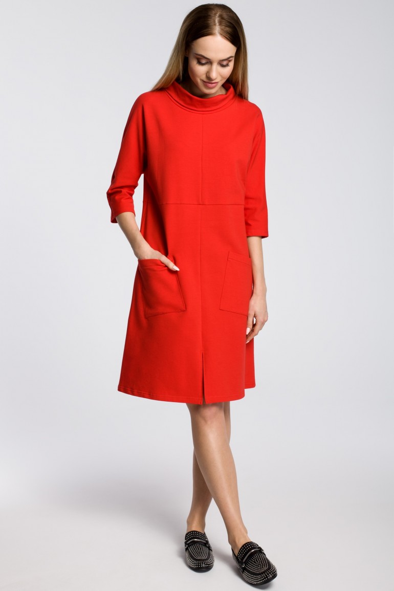 CM3581 Sukienka oversize z ukośnymi kieszeniami - czerwona