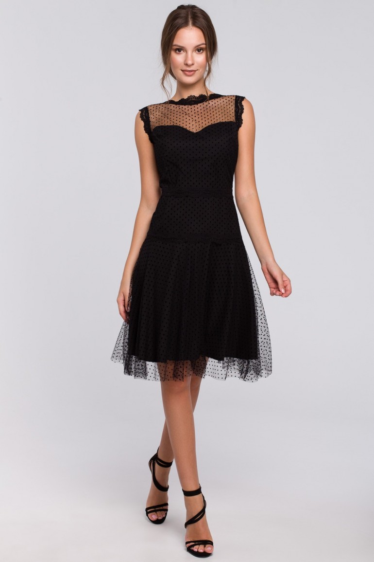 CM4969 Rozkloszowana sukienka w groszki - czarna