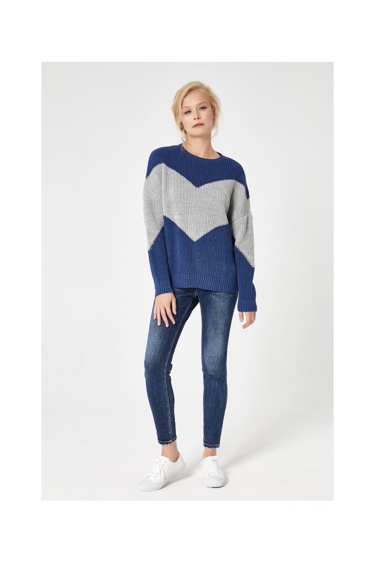 CM4741 Miękki dwukolorowy sweter - niebiesko-szary