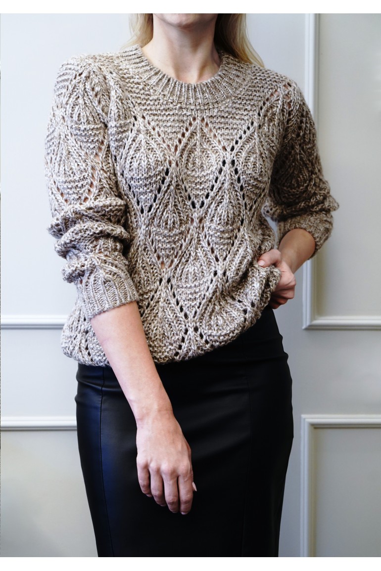 CM5119 Ażurowy sweter z okrągłym dekoltem - mocca