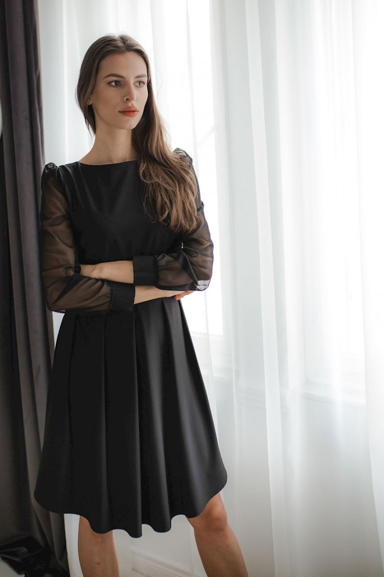 CM5293 Asymetryczna sukienka mini z długim rękawem - czarna