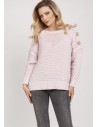 Luźny sweter zdobiony drewnianymi guzikami - pastelowy róż