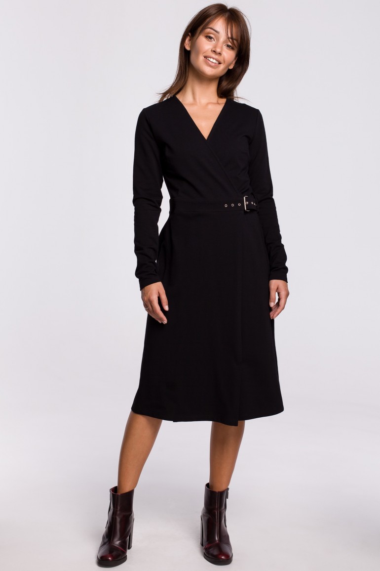 CM5395 Kopertowa sukienka z paskiem - czarna