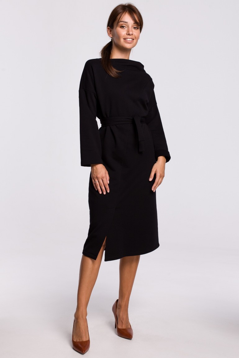 CM5412 Elegancka sukienka z paskiem w talii - czarna
