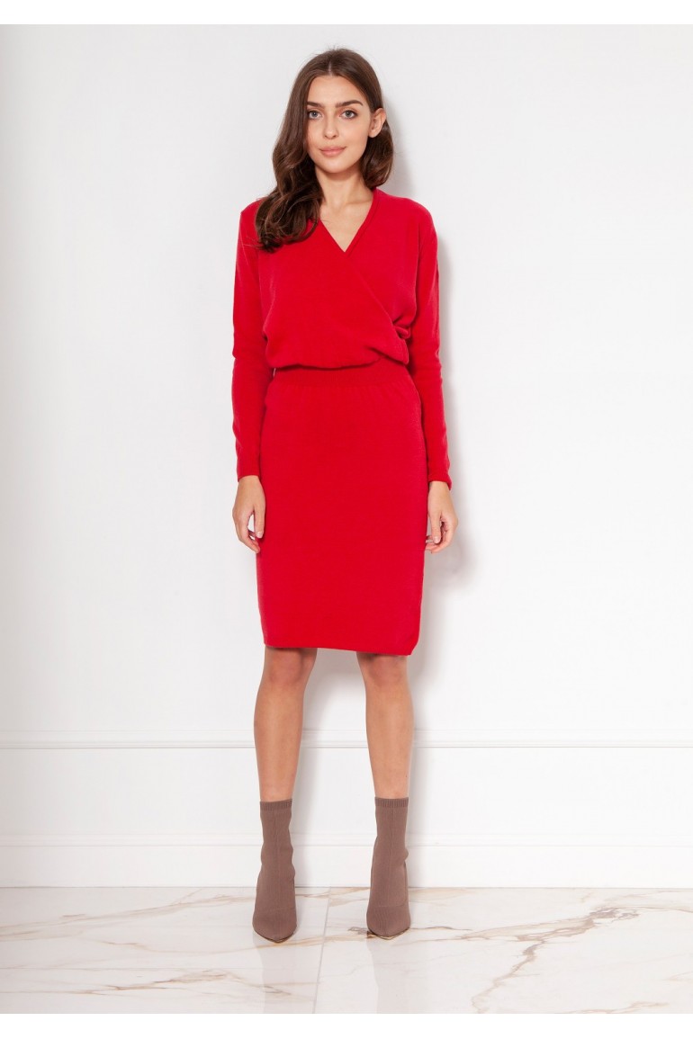 CM5549 Swetrowa sukienka z kopertowym dekoltem - czerwona