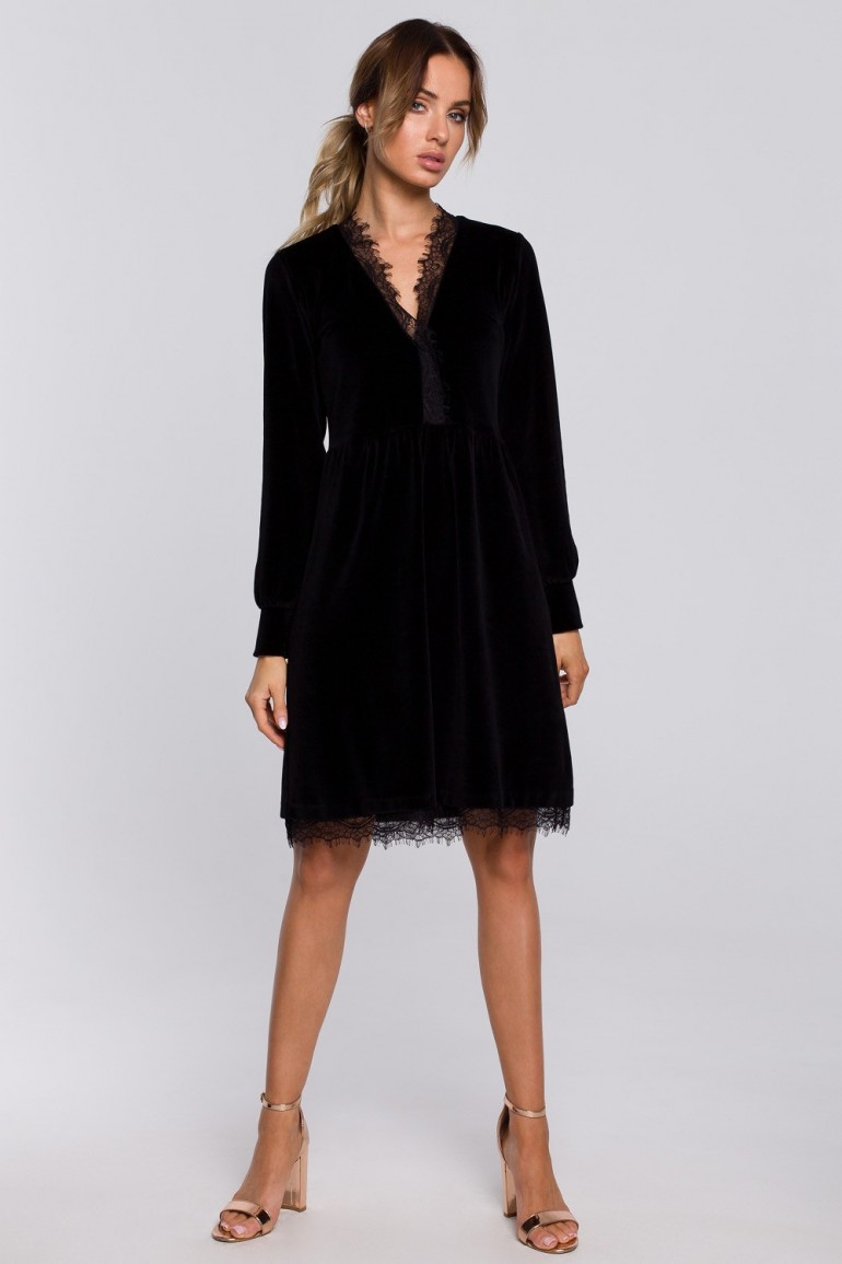 CM5671 Sukienka z weluru z głębokim dekoltem i koronką - czarna