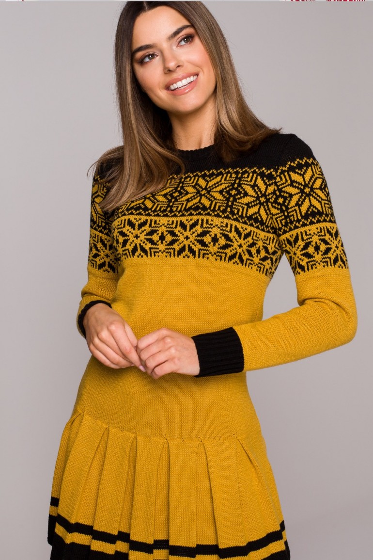 CM5689 Świąteczna sukienka swetrowa - żółta