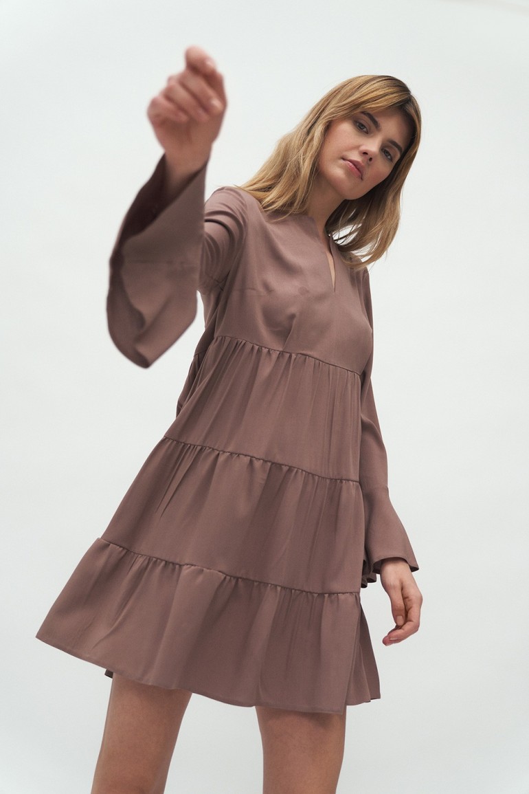 CM5993 Trapezowa sukienka z długim rękawem - mocca