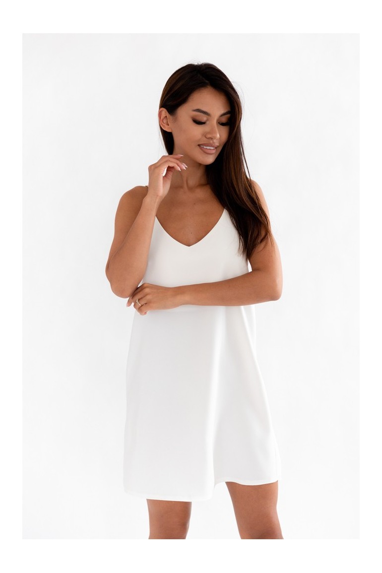 CM6071 Zwiewna sukienka na ozdobnych ramiączkach - biała