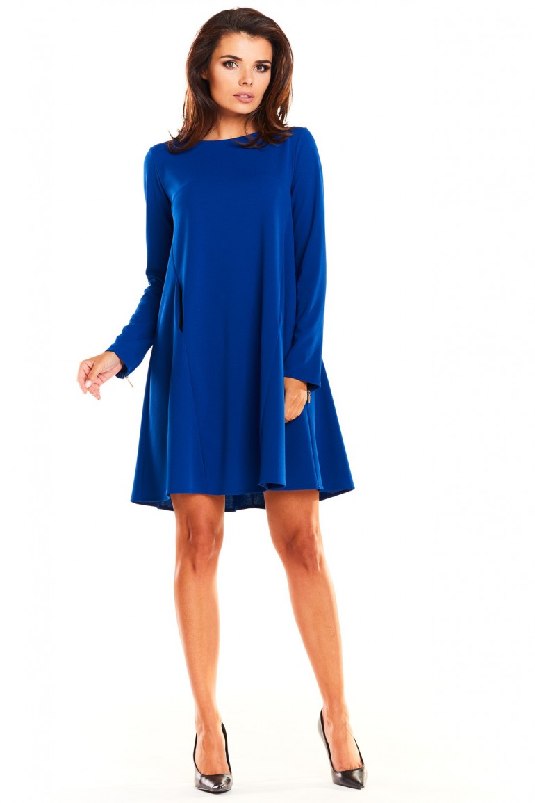 CM3941 Trapezowa sukienka biurowa - niebieska