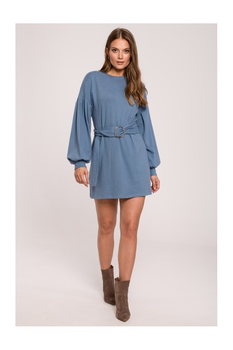 CM6268 Sukienka sweterkowa z paskiem - niebieska