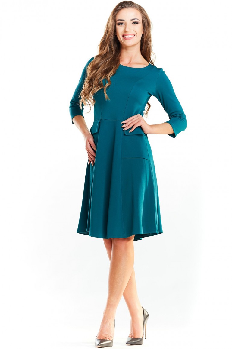 CM3985 Biurowa sukienka z imitacją kieszeni - zielona