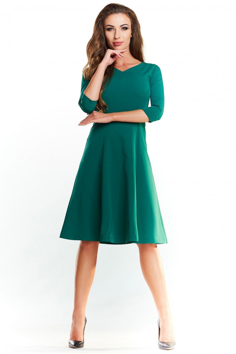 CM4024 Trapezowa sukienka delikatnie rozkloszowana - zielona