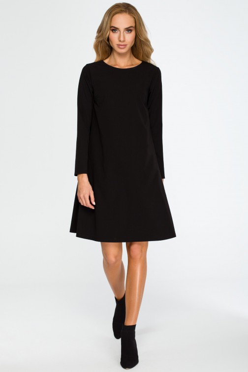 CM4034 Rozkloszowana sukienka mini z długim rękawem - czarna