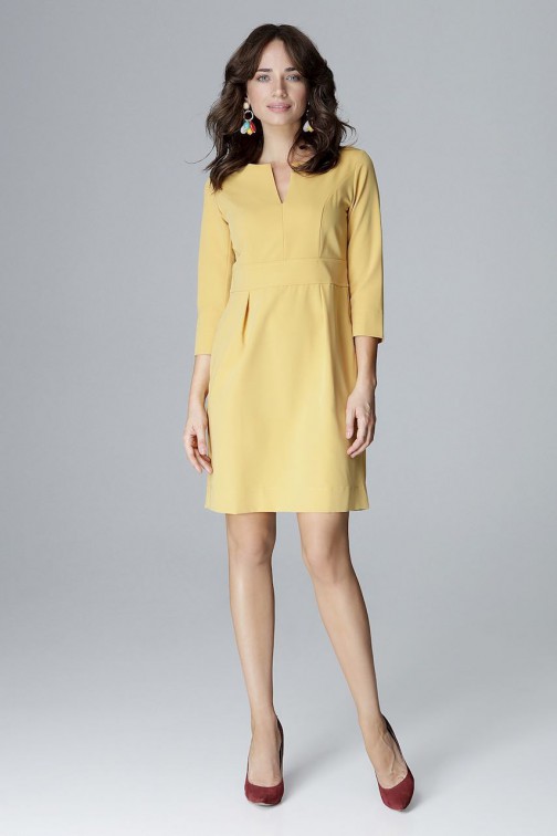 CM4053 Sukienka z wycięciem w dekolcie - żółta