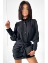 Koszulowa sukienka z efektownym wiązaniem - czarna
