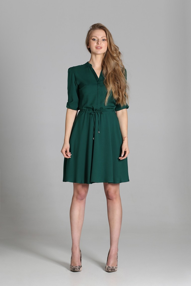 CM4068 Rozkloszowana sukienka ze stójką - zielona