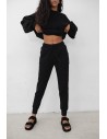 Spodnie dresowe typu joggers z kieszeniami - czarne