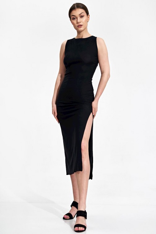 CM6722 Dopasowana sukienka z rozcięciem na nogę - czarna