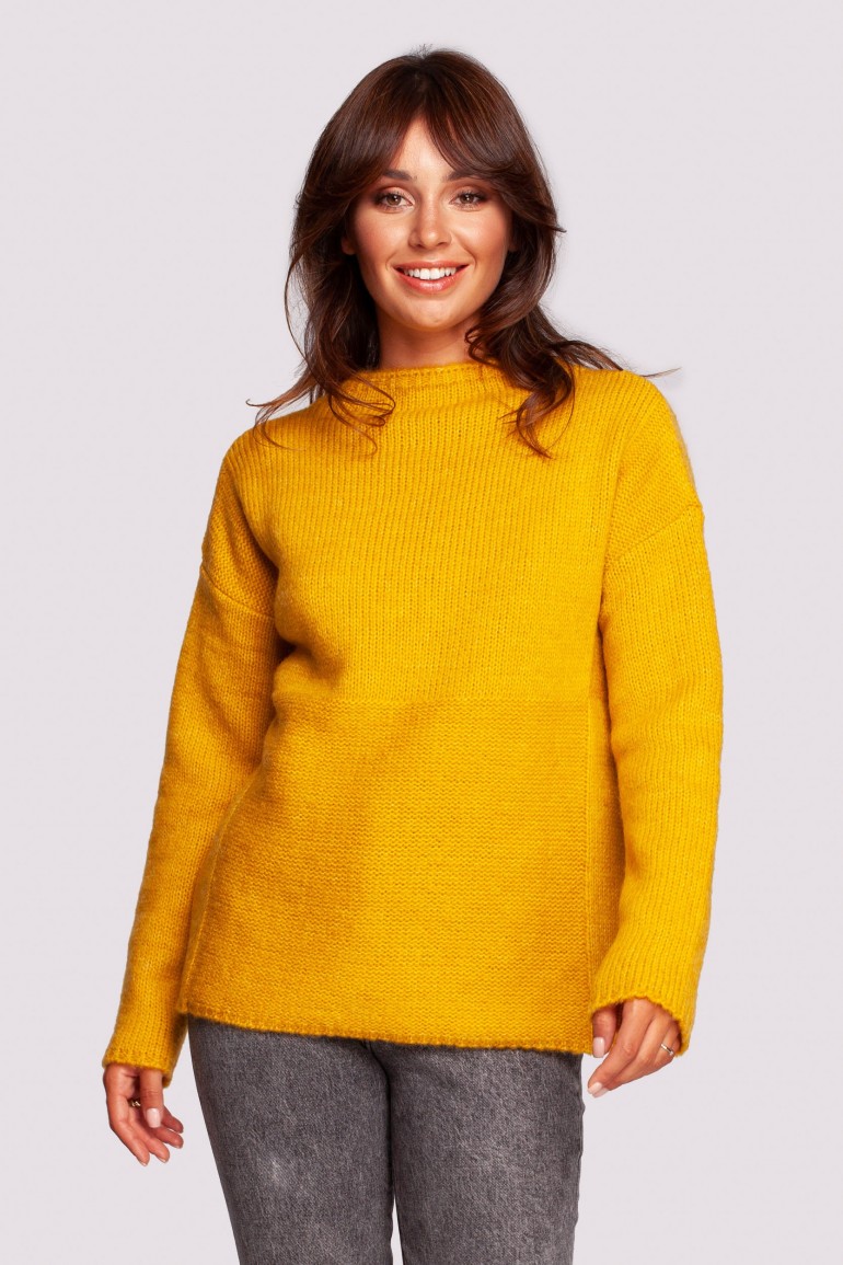 CM6884 Klasyczny sweter ze stójką - miodowy