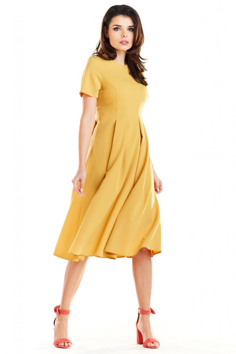 CM4164 Rozkloszowana sukienka w kontrafałdy - żółta