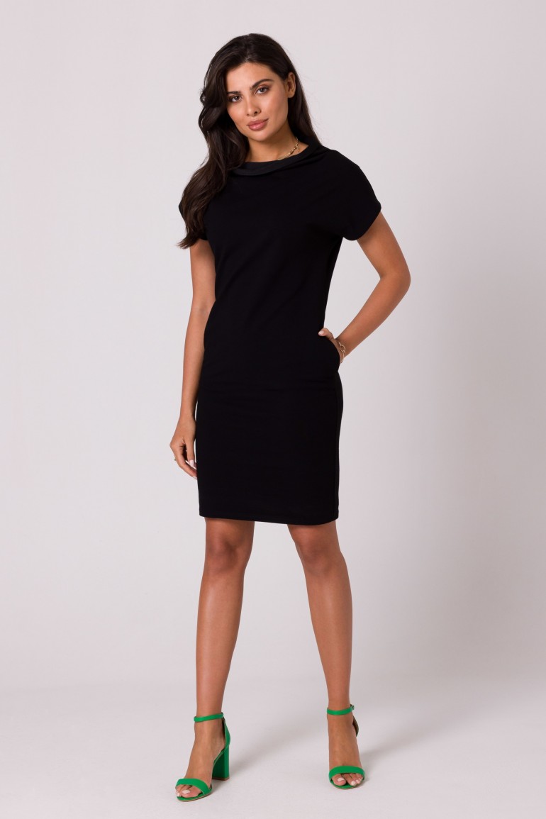 CM7085 Sukienka midi z kieszeniami - czarna