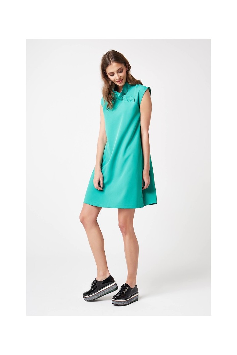 CM4207 Trapezowa sukienka bez rękawów - zielona