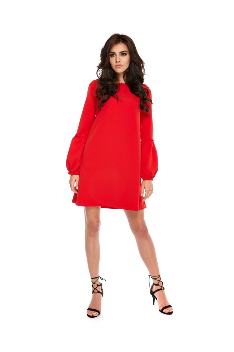 CM4269 Stylowa sukienka z oryginalnymi rękawami - czerwona