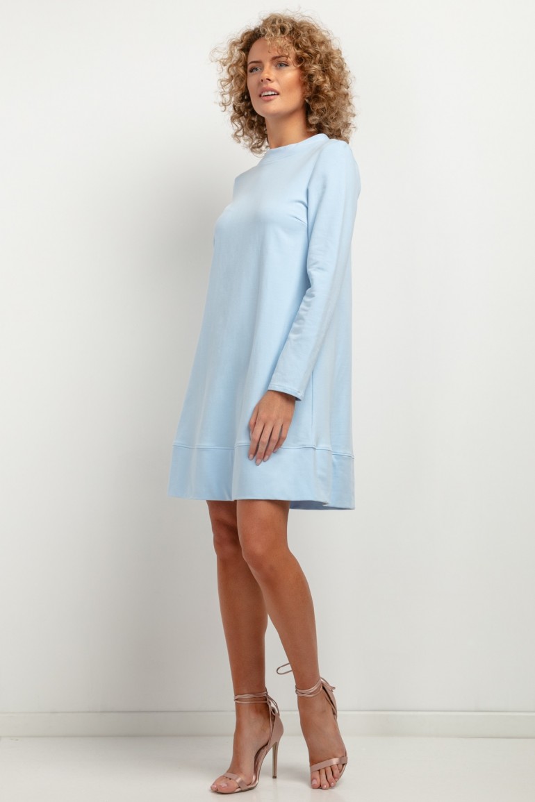 CM7435 Trapezowa sukienka dzianinowa - jasnoniebieska