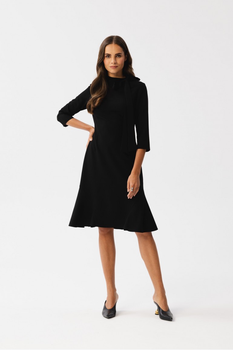 CM7627 Sukienka z wiązaniem przy szyi - czarna